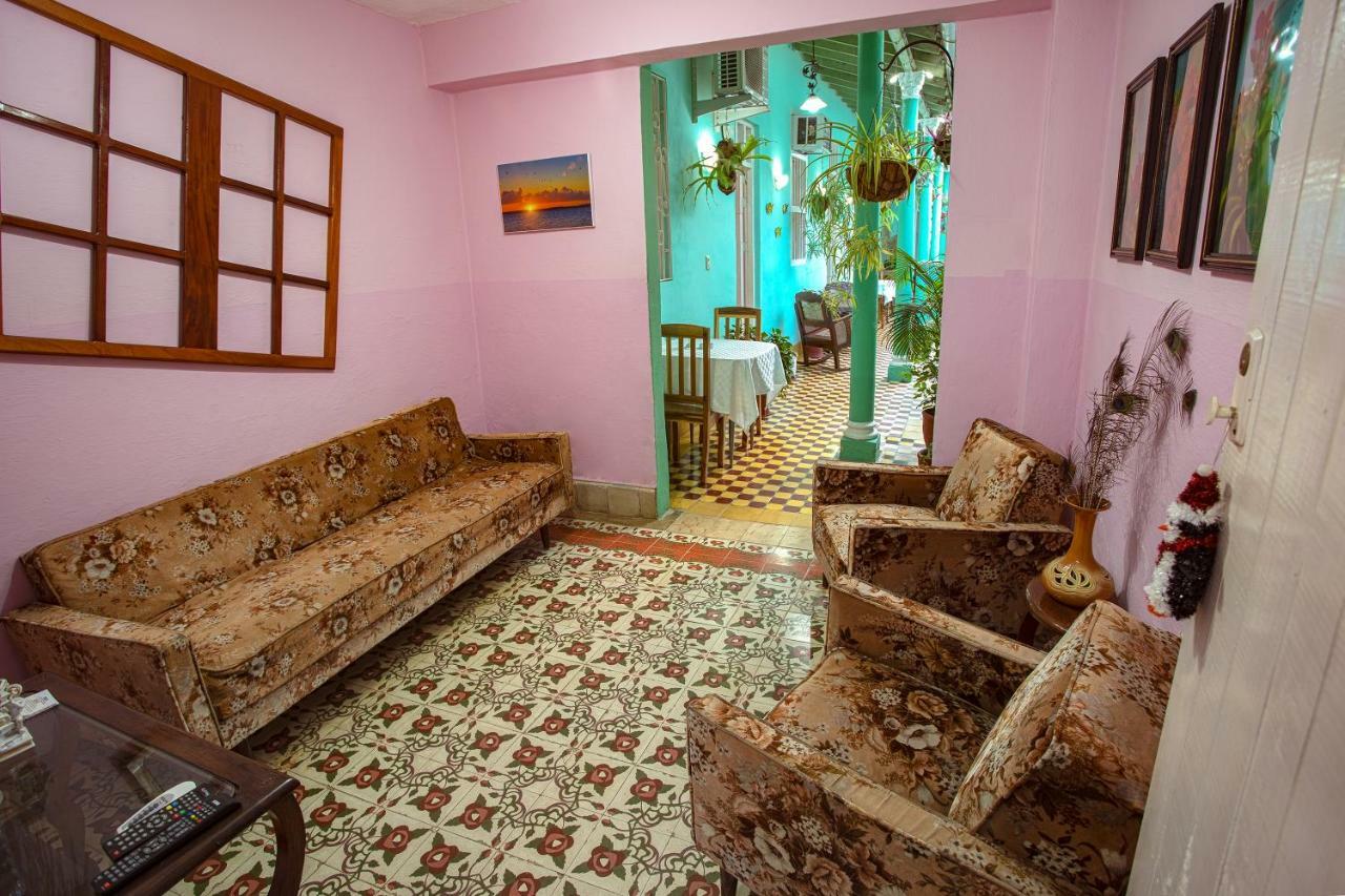 Hostal Familia Rivalta Apartment San Miguel ภายนอก รูปภาพ