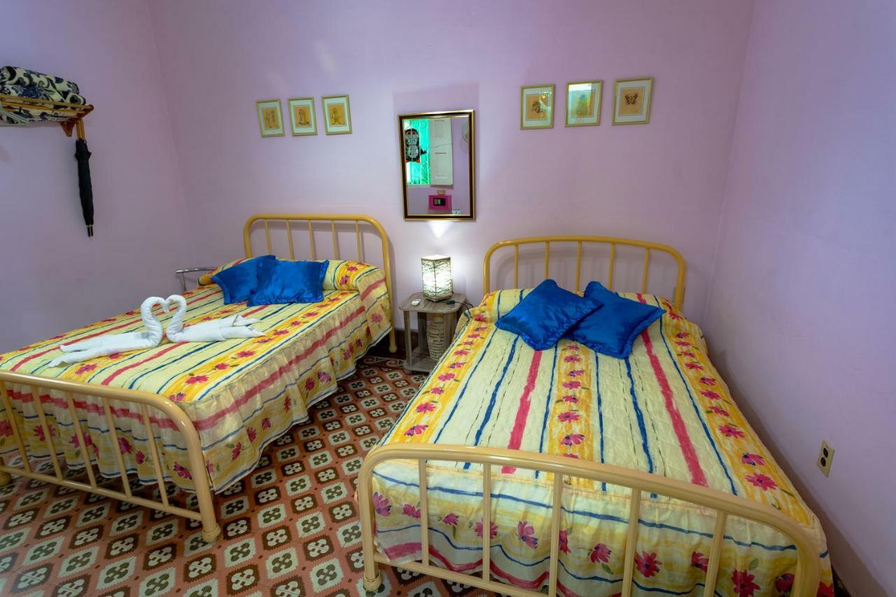 Hostal Familia Rivalta Apartment San Miguel ภายนอก รูปภาพ